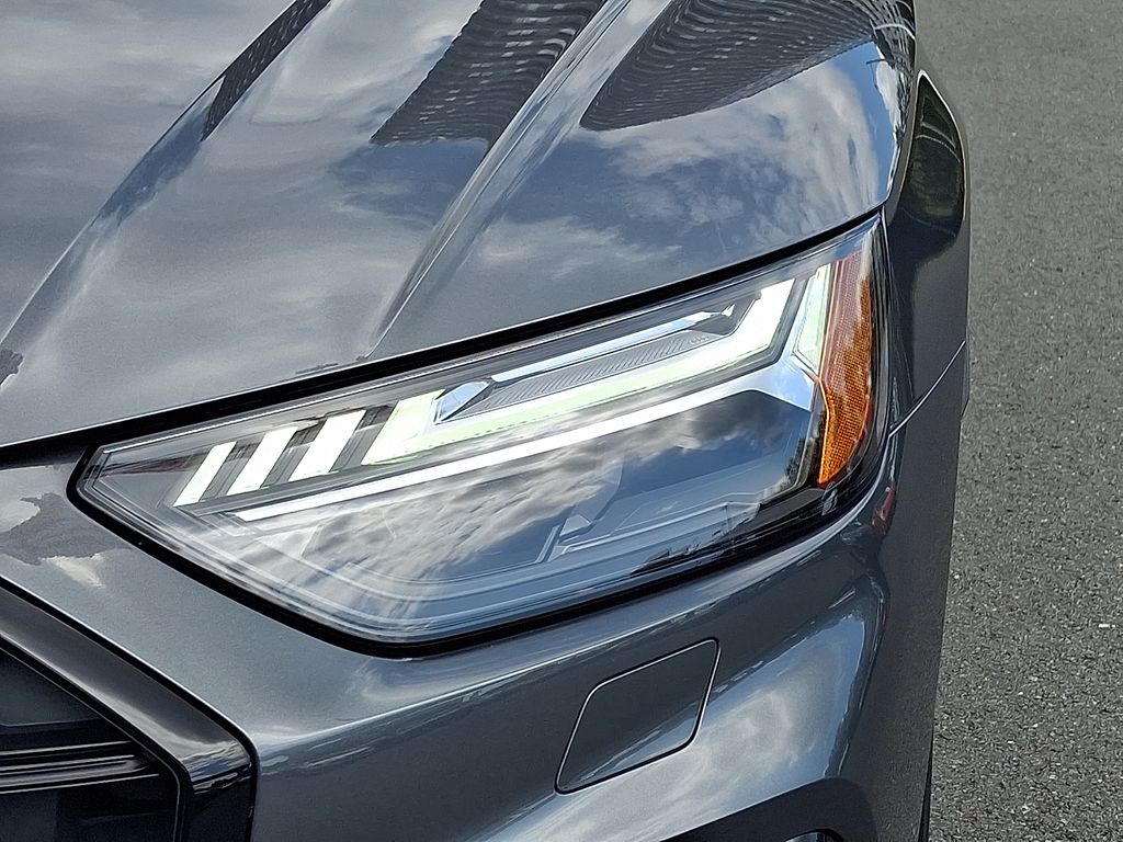 Thumbnail: 2024 Audi SQ5 - 9