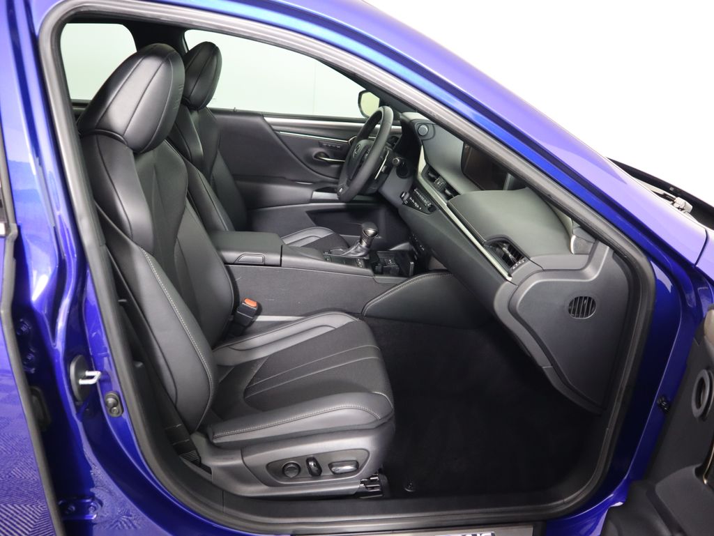 Thumbnail: 2019 Lexus ES - 21