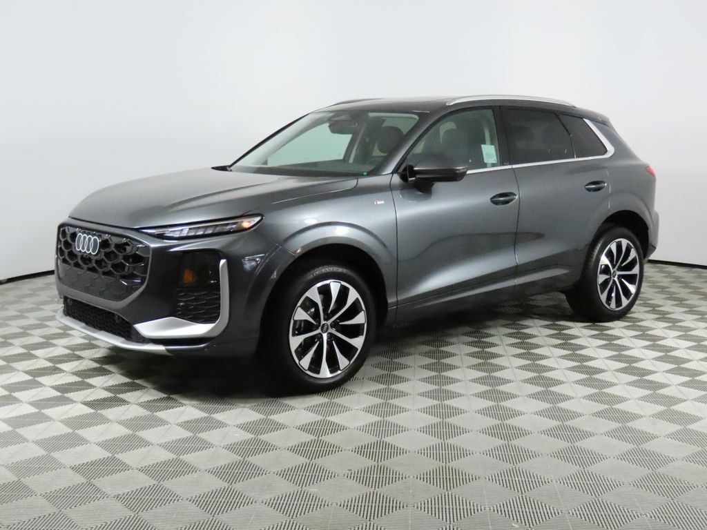 Daytona Gray Pearl Effect 2026 Audi Q3 SUV / Crossover  7-Speed Automatic