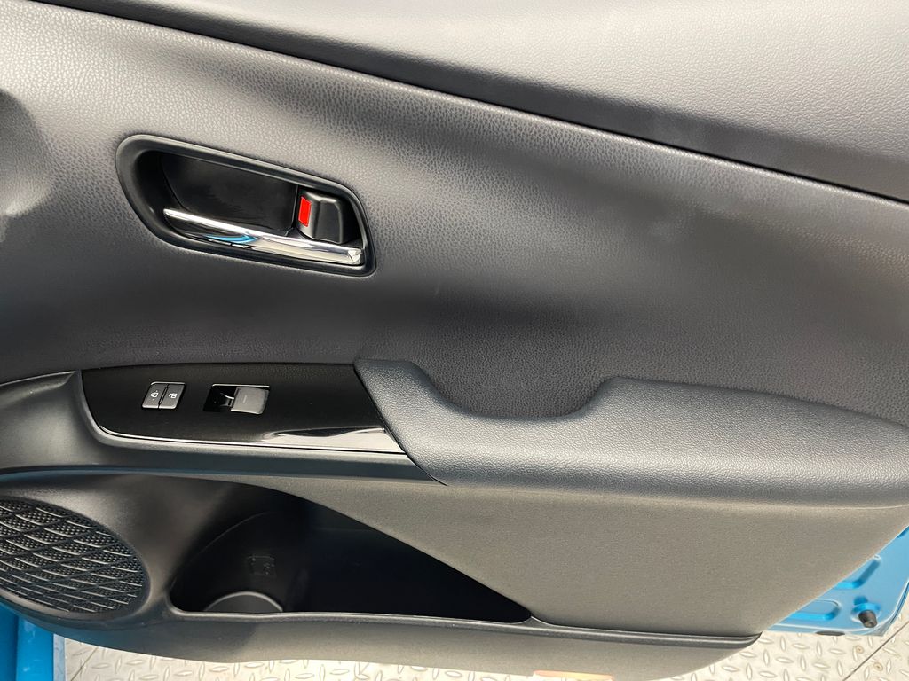 2022 Toyota Prius Prime LE 14