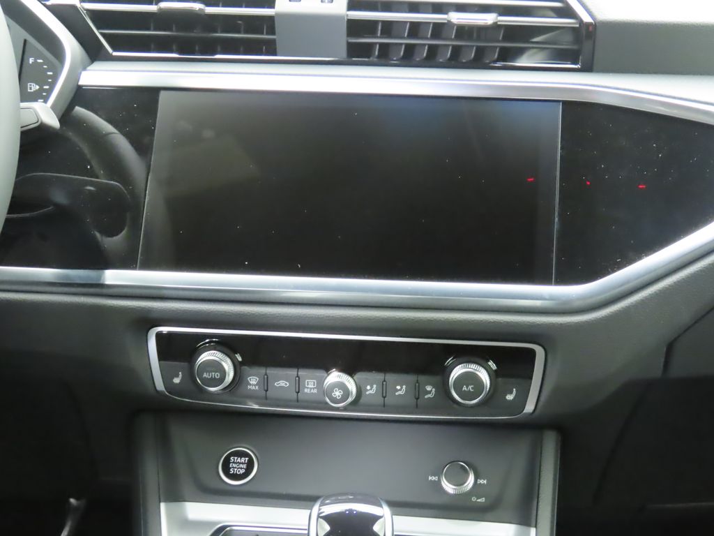 Thumbnail: 2025 Audi Q3 - 15