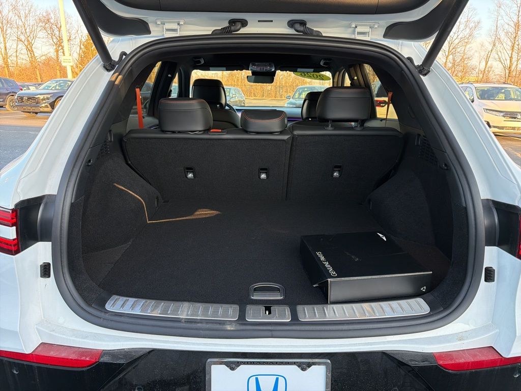 Thumbnail: 2026 Genesis GV70 - 22