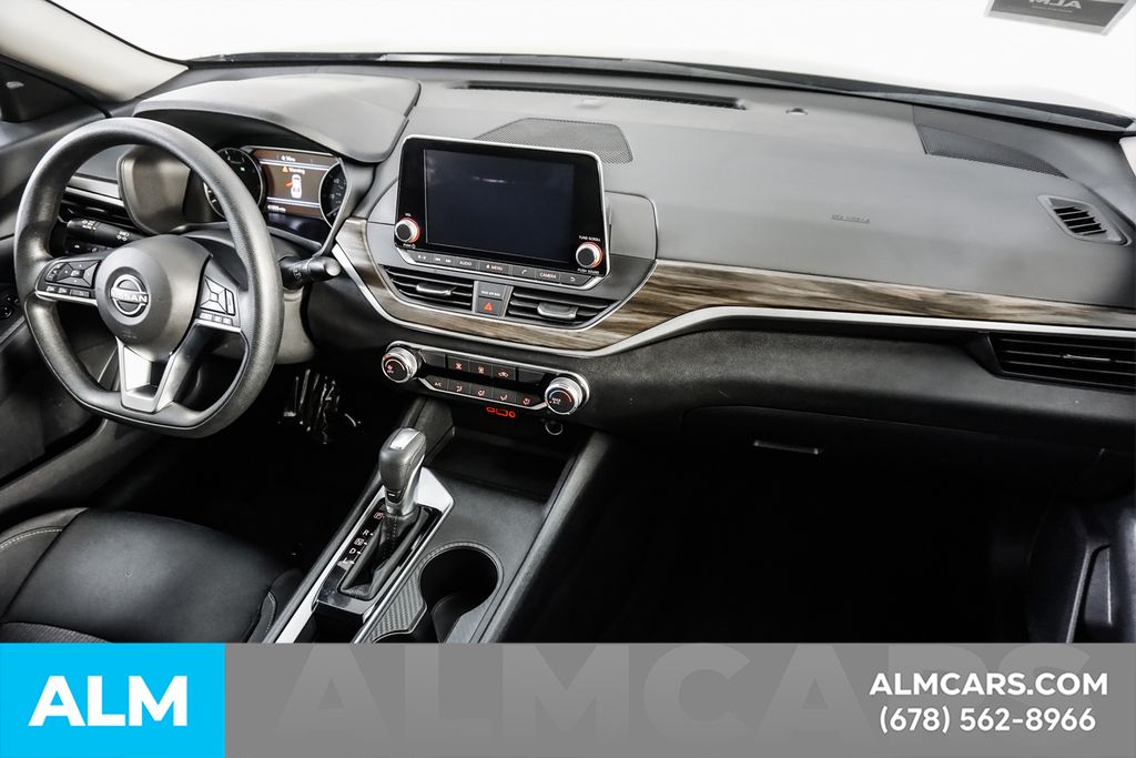 Used 2025 Black Nissan 2.5 SV image 21