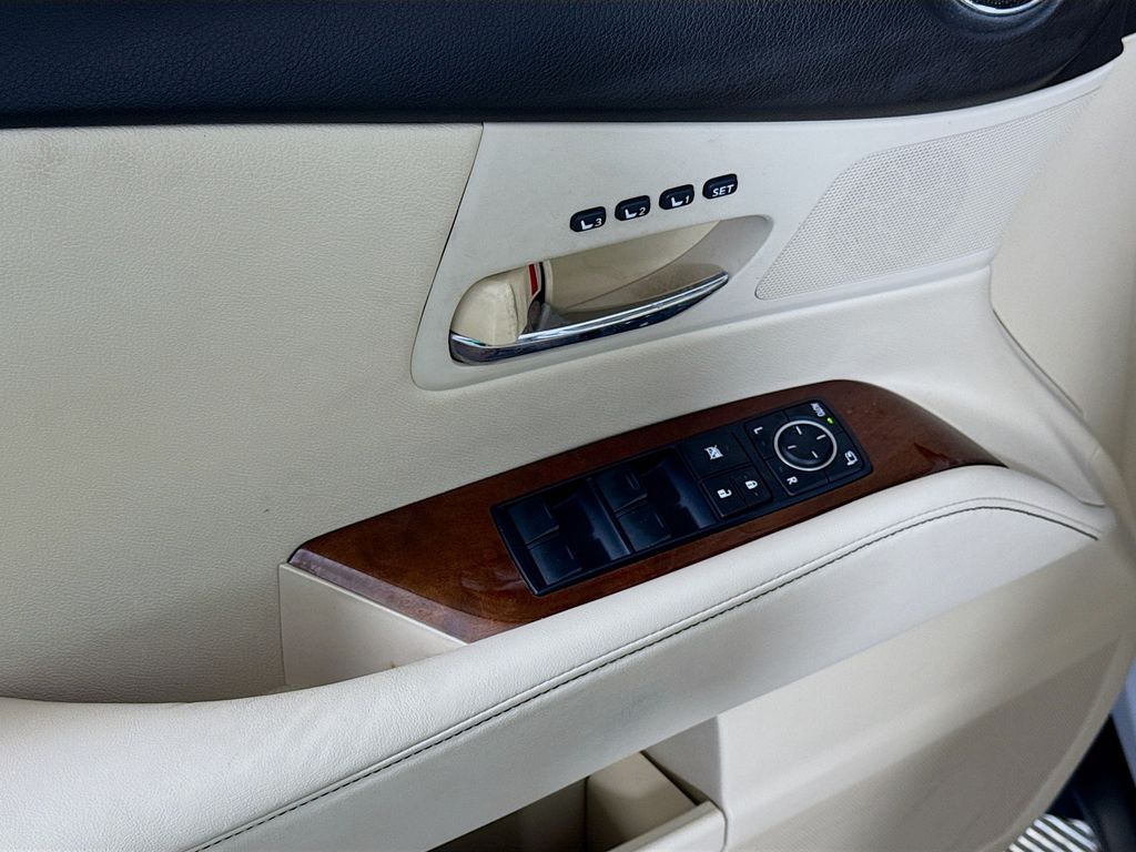 Thumbnail: 2013 Lexus RX - 18