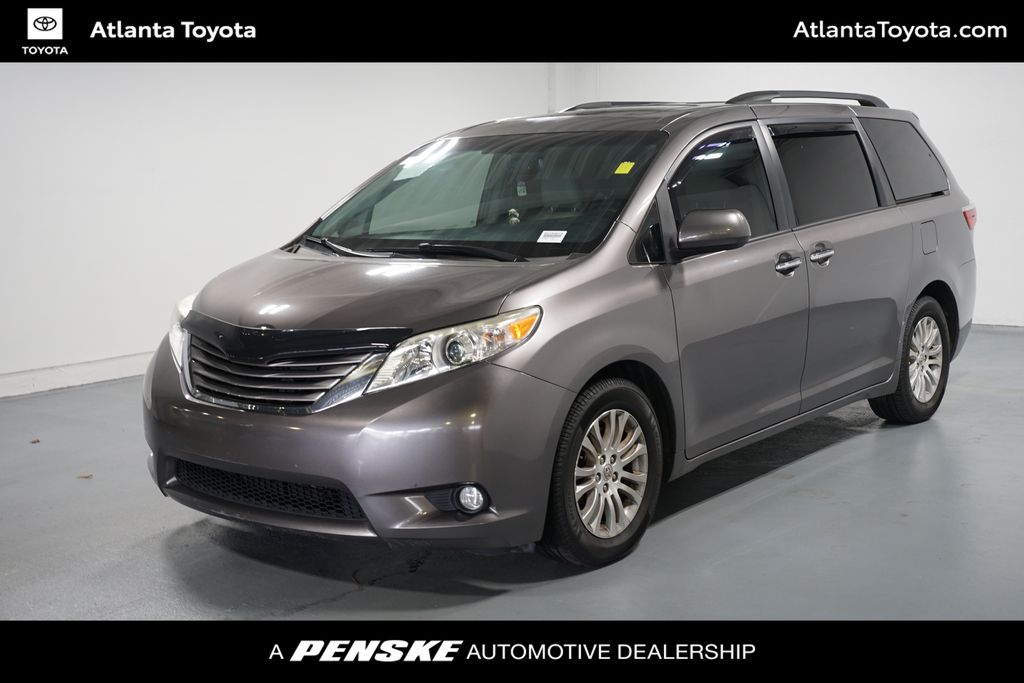 Thumbnail: 2016 Toyota Sienna - 1