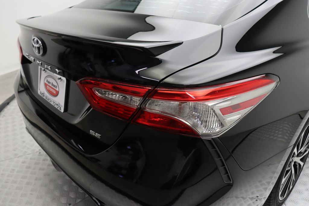 2019 Toyota Camry SE 9