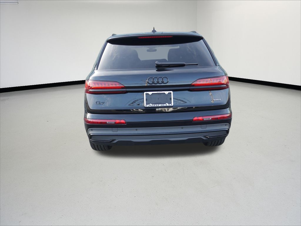 Thumbnail: 2023 Audi Q7 - 4