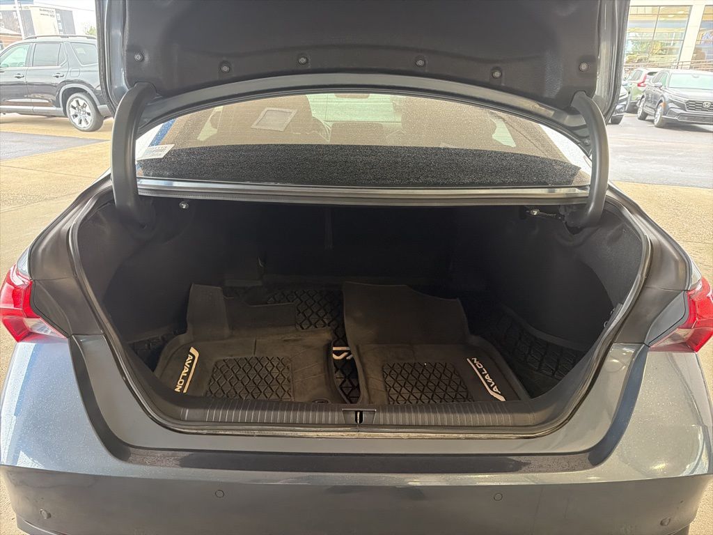 Thumbnail: 2021 Toyota Avalon - 21