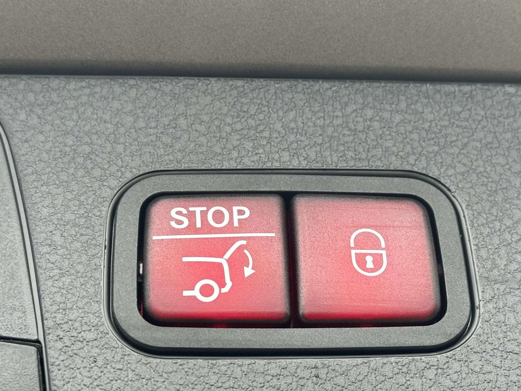 2024 Mercedes-Benz GLB 250 18