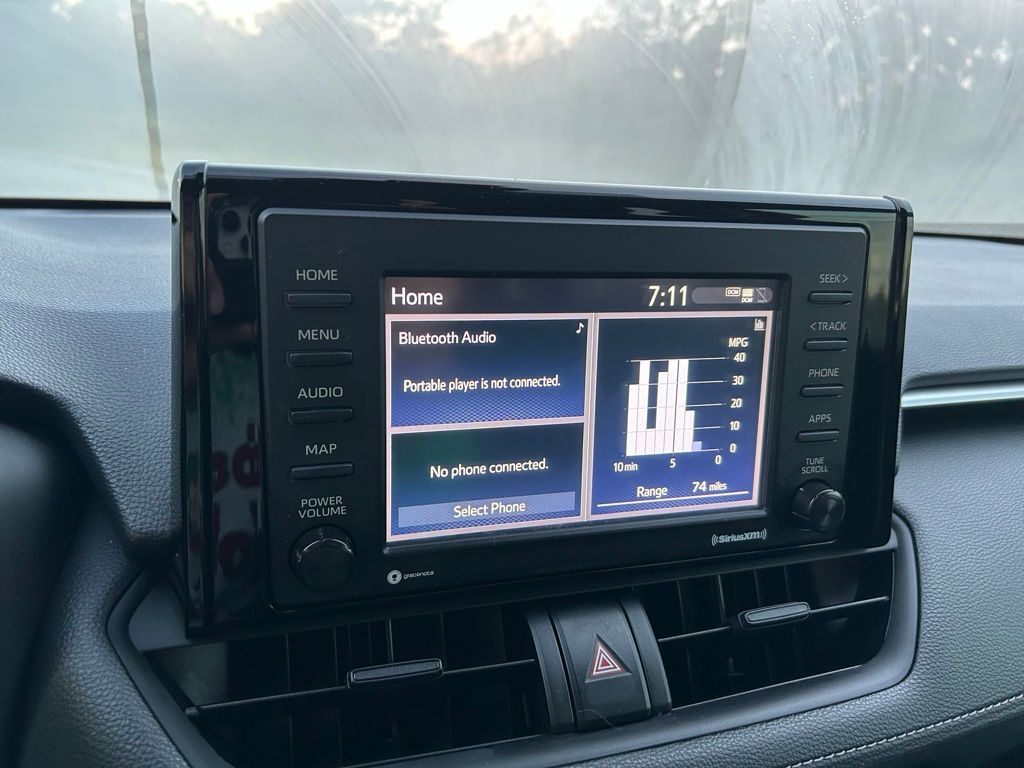 Thumbnail: 2020 Toyota RAV4 - 23