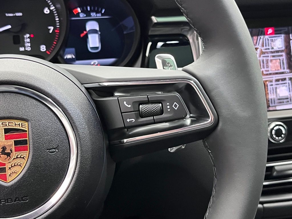 2025 Porsche Macan  14