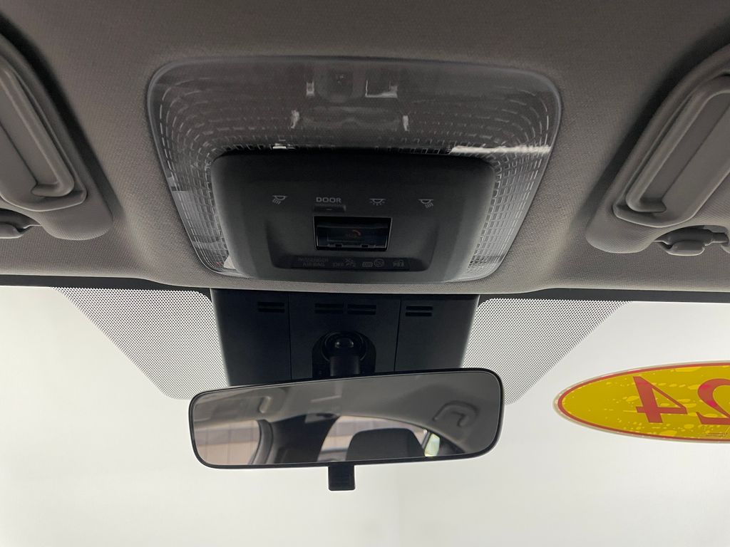 2024 Toyota Prius LE 31
