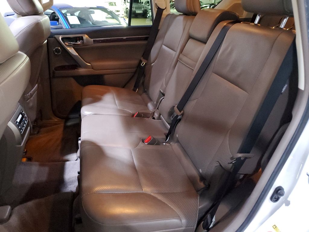 2018 Lexus GX 460 Luxury 28