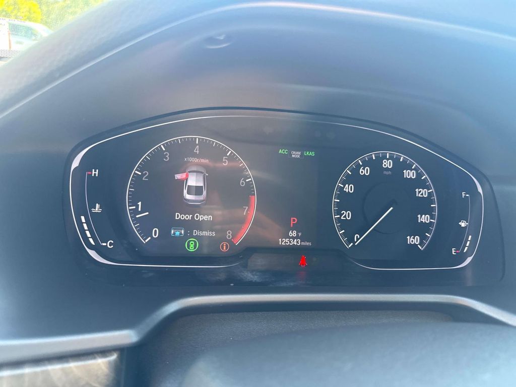 Used 2018 White Honda EX-L image 18