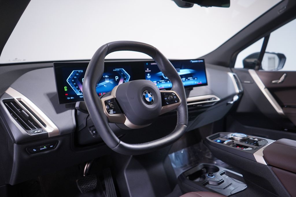 Thumbnail: 2026 BMW iX - 6