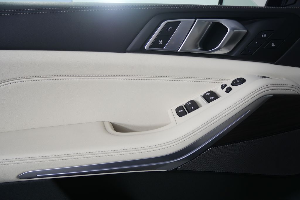 Thumbnail: 2026 BMW X5 - 8