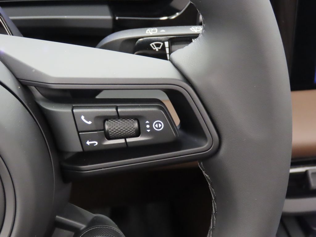 Thumbnail: 2026 Porsche Macan - 23