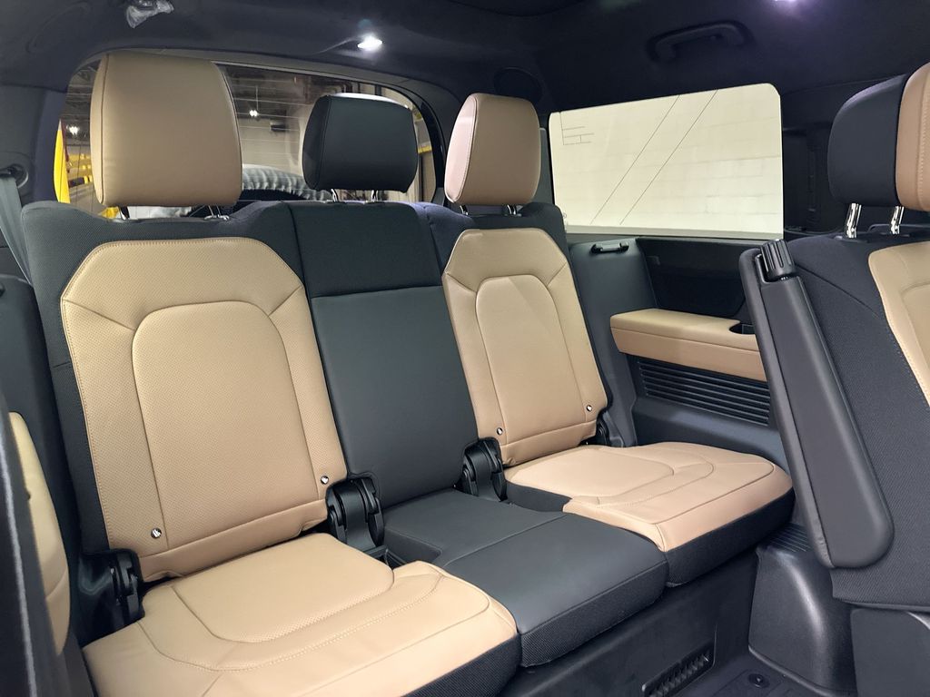 Thumbnail: 2026 Land Rover Defender - 8