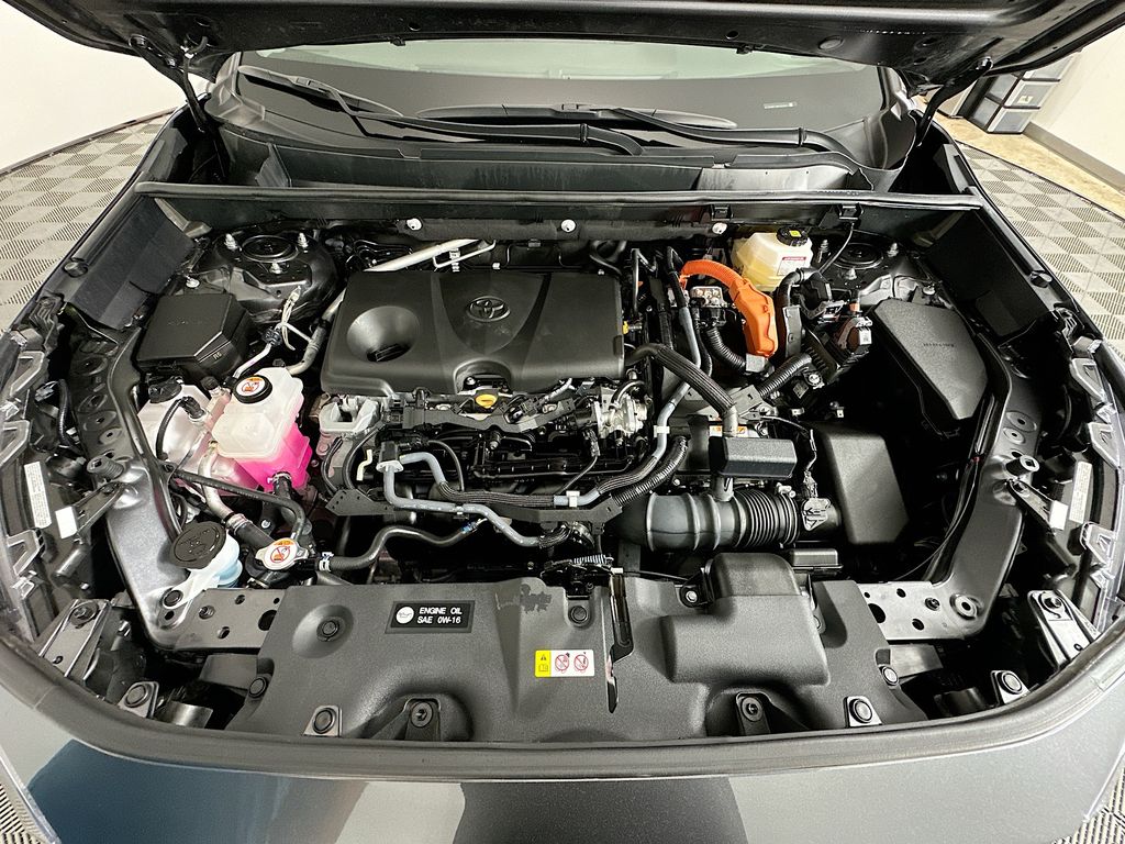 2022 Toyota RAV4 XLE 30