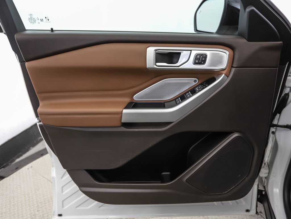 Thumbnail: 2023 Ford Explorer - 9