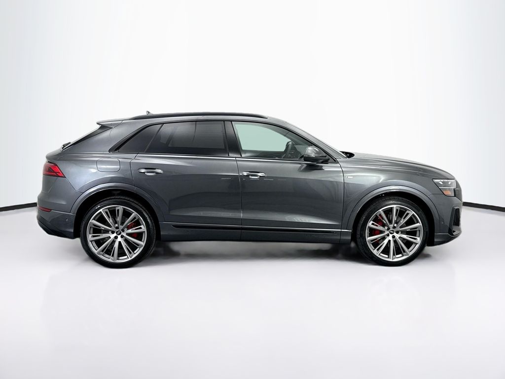 Thumbnail: 2026 Audi Q8 - 4