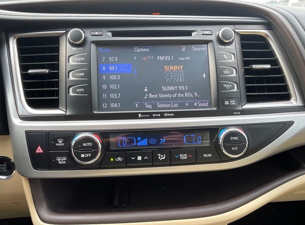 2016 Toyota Highlander XLE V6 Blue at Gullo Toyota