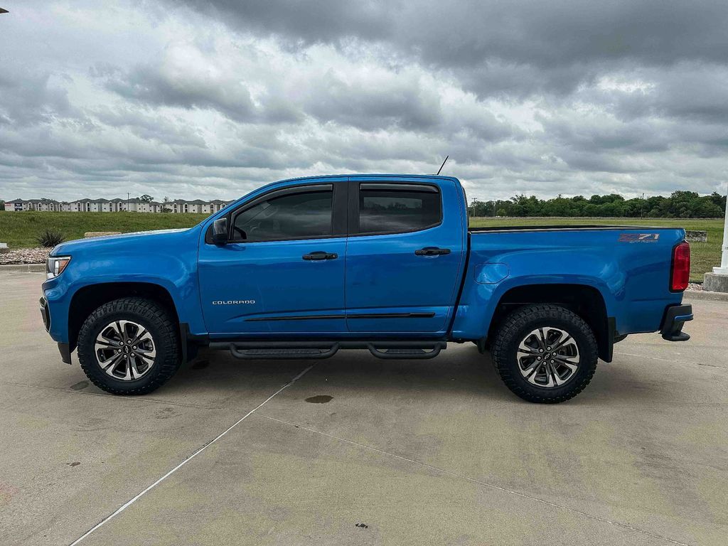 View vehicle photo 6