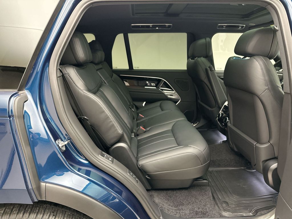 Thumbnail: 2026 Land Rover Range Rover - 7