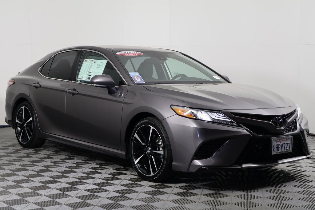 2019 Toyota Camry XSE 3