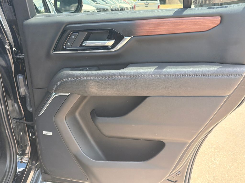 Used 2025 Onyx Black GMC Denali image 16