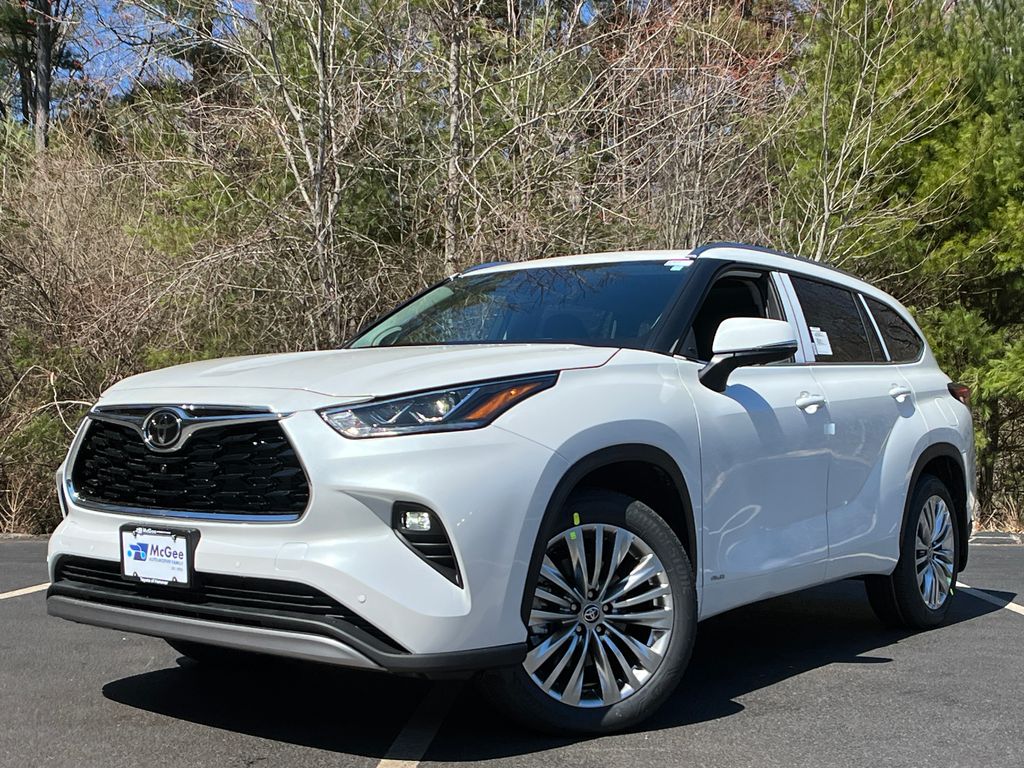 White (Wind Chill Pearl) 2026 Toyota Highlander Hybrid Platinum AWD SUV / Crossover All-Wheel Drive Continuously Variable Transmission