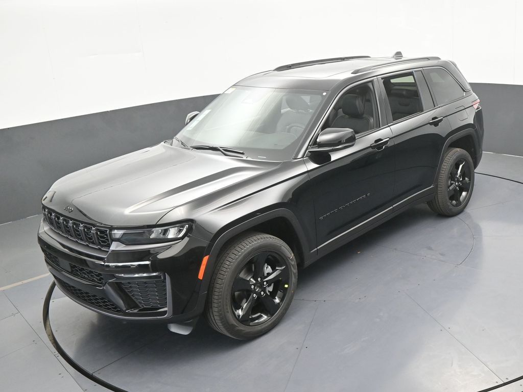 New 2026 Diamond Black Crystal Pearlcoat Jeep Limited image 41