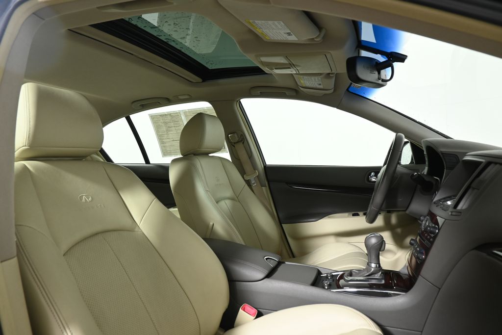 2011 INFINITI G37 X 25