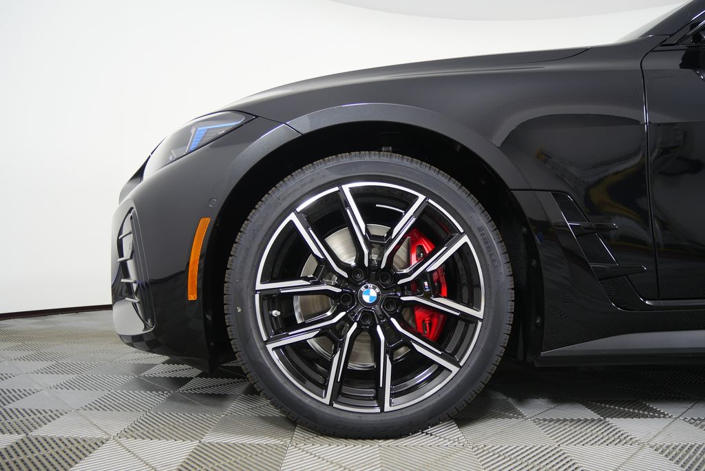 Thumbnail: 2025 BMW i4 - 7