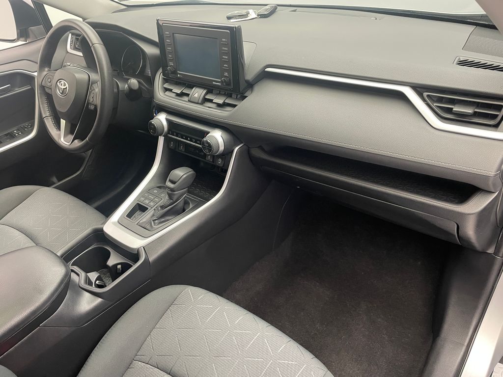 Thumbnail: 2020 Toyota RAV4 - 16