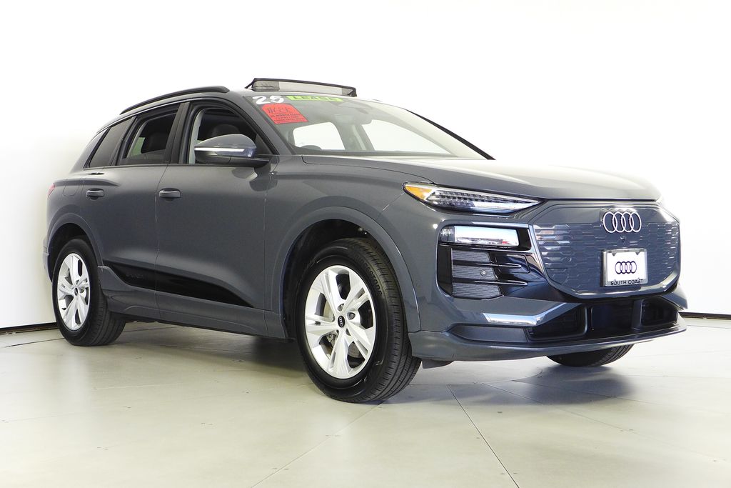 Thumbnail: 2025 Audi Q6 e-tron - 4