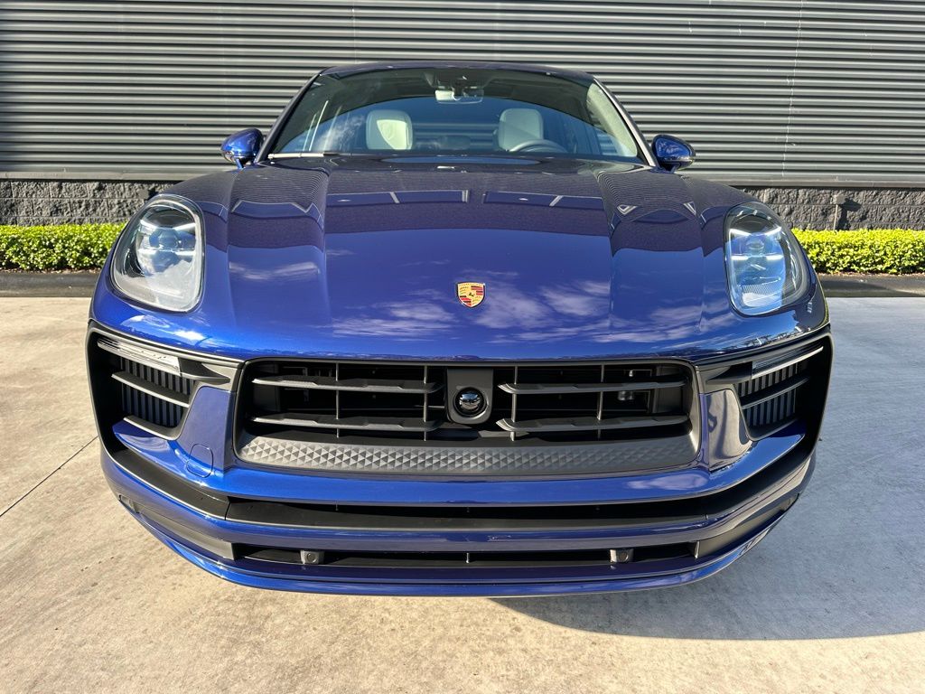 Thumbnail: 2026 Porsche Macan - 8