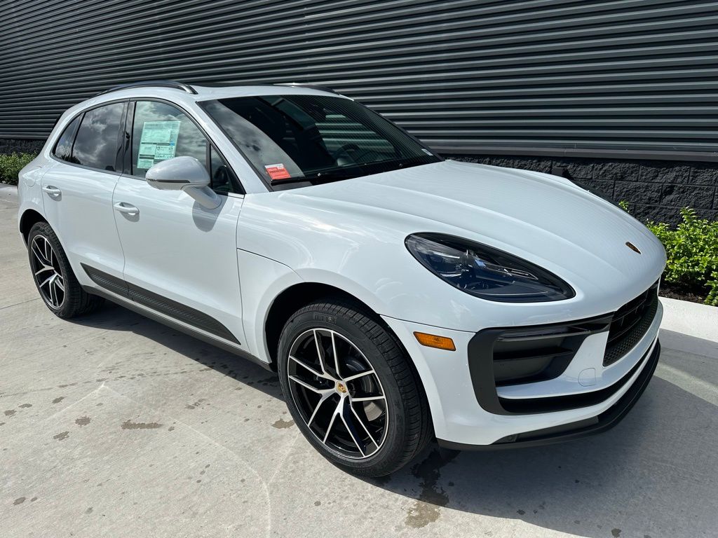 2025 Porsche Macan  8