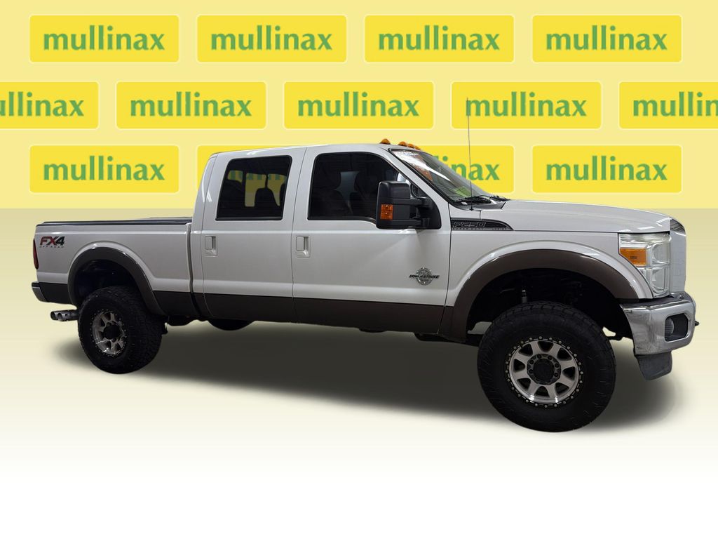 Used 2016  Ford Lariat image 2