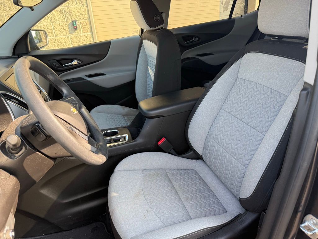 Thumbnail: 2022 Chevrolet Equinox - 10