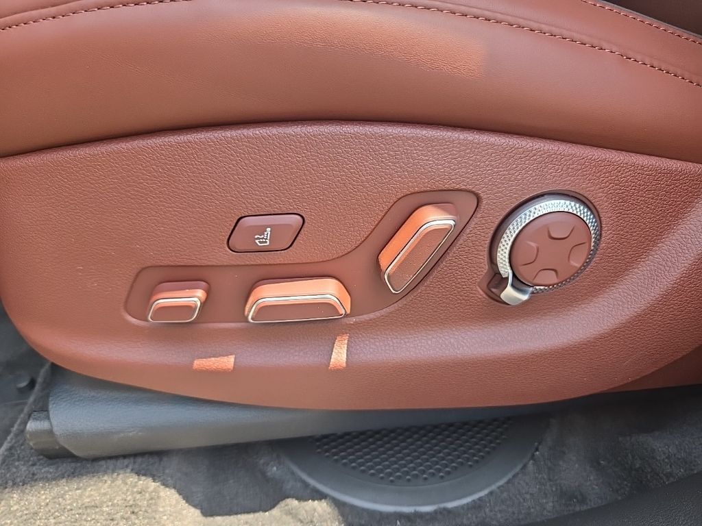 Thumbnail: 2025 Genesis GV80 - 19