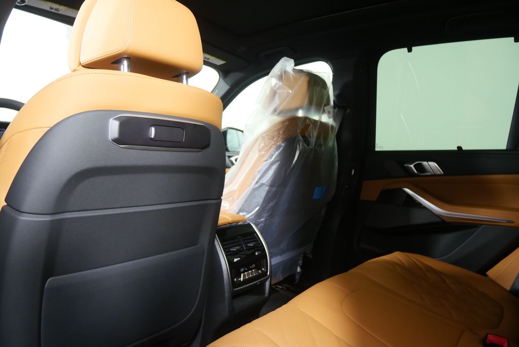 Thumbnail: 2026 BMW X5 - 16