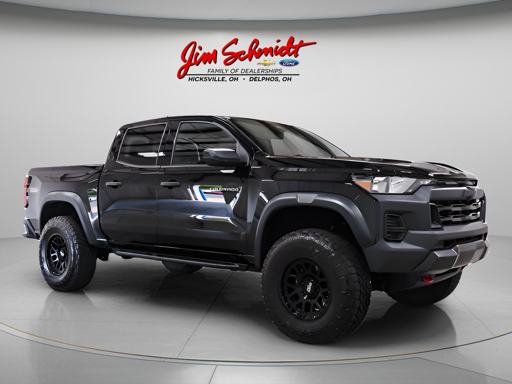 Black 2024 Chevrolet Colorado Pickup Truck Four-Wheel Drive 8-Speed Automatic