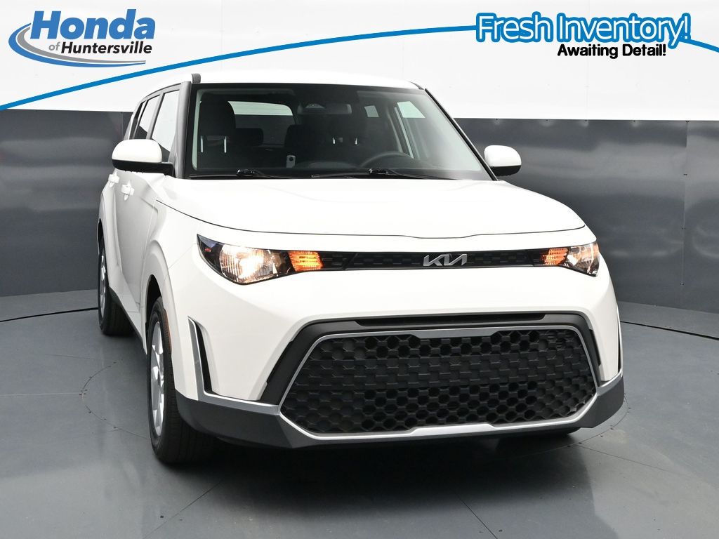 Snow White Pearl 2025 Kia Soul SUV / Crossover Front-Wheel Drive Continuously Variable Transmission