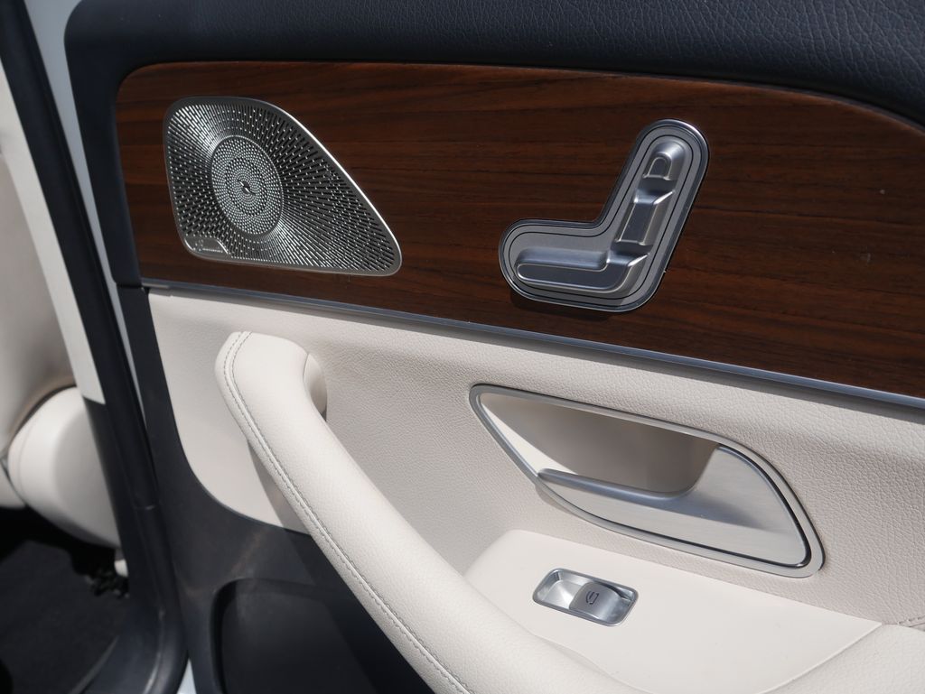 Thumbnail: 2024 Mercedes-Benz GLS - 28