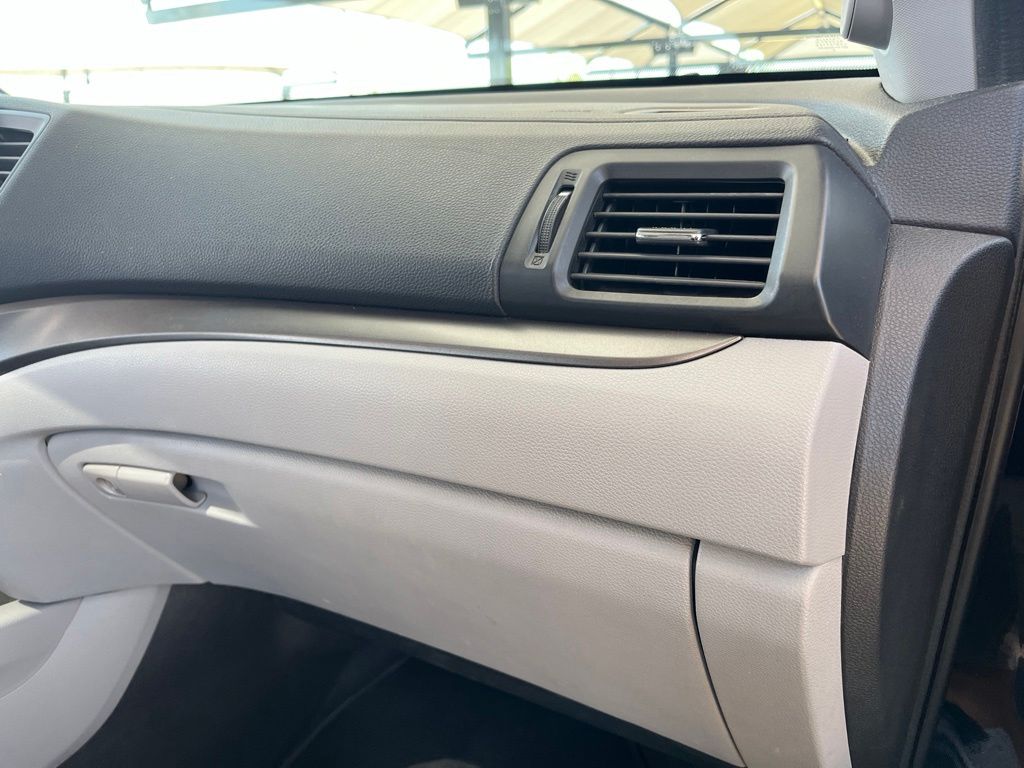 Thumbnail: 2016 Honda Pilot - 29