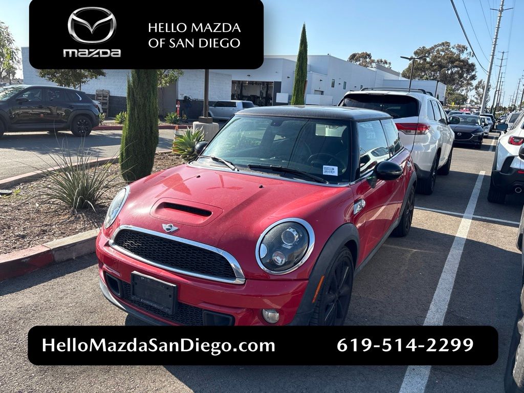 Blazing Red Metallic 2013 MINI Cooper Hatchback Front-Wheel Drive 6-Speed Automatic