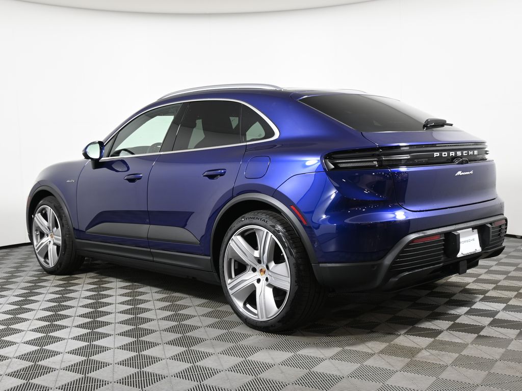 2024 Porsche Macan T 3