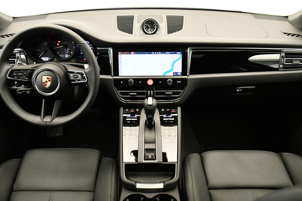 Thumbnail: 2025 Porsche Macan - 23