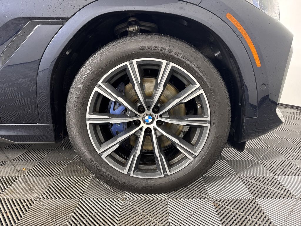 Thumbnail: 2022 BMW X6 - 12